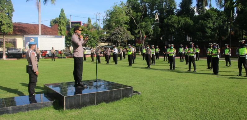 Kapolres Gianyar Pimpin Apel Gelar Pasukan Ops Keselamatan Agung 2020.