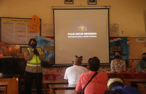 Satlantas Polres Gianyar Berikan Pelatihan Peduli Keselamatan dan Pencegahan Covid 19.