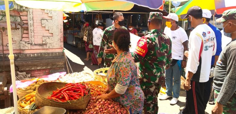 Dandim Buleleng Pantau Pasar  Banyuasri Masih Ada Pedagang Tanpa Masker.
