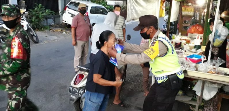 Sinergi Antara TNI-Polri Dan Aparat Desa Untuk Putus Mata Rantai Penyebaran COVID-19.