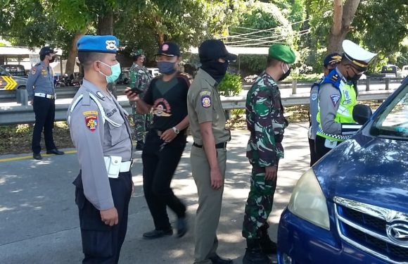 Polres Gianyar Intensifkan Penyekatan dan Pemeriksaan Saat Ops Ketupat Agung 2020 .