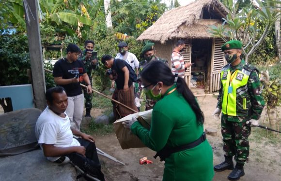 Dandim Klungkung Bagikan Sembako Kepada Warga Yang Terdampak Covid-19.