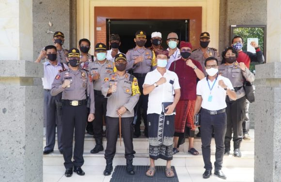 Terkait Keberadaan Karantina PMI Diwilayahnya Kapolresta Denpasar Koordinasi Dengan Bendesa Adat Legian.