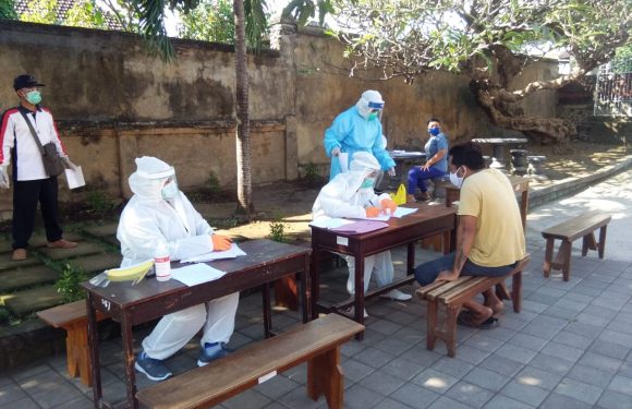 Kodim Buleleng Pantau Dan Awasi Tes Swab Covid-19 Di Wilayah Tejakula.