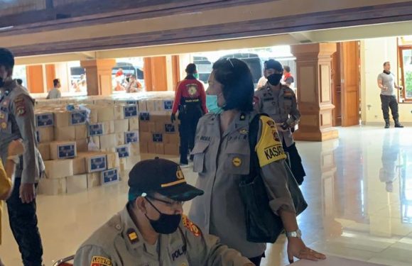 Polres Badung Terima Sembako dari Kemenparekraf RI Dan Polda Bali.