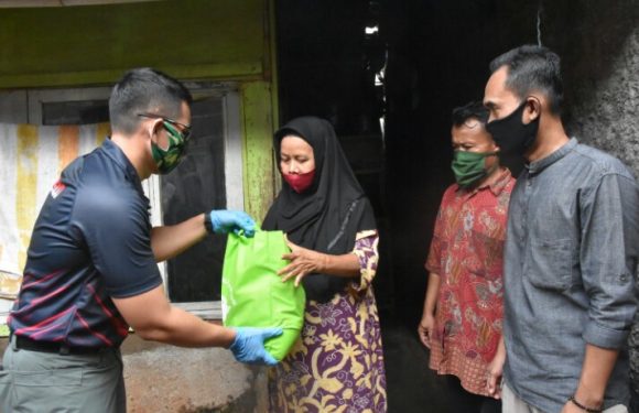 Perwira  TNI Lulusan Akmil Tahun 2000 Turun  Lapangan Bantu Masyarakat.