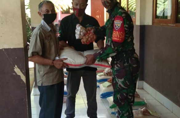 Danramil Pupuan Tekankan Babinsa Agar Ikuti Perkembangan Situasi COVID-19 Di Desa Binaan.