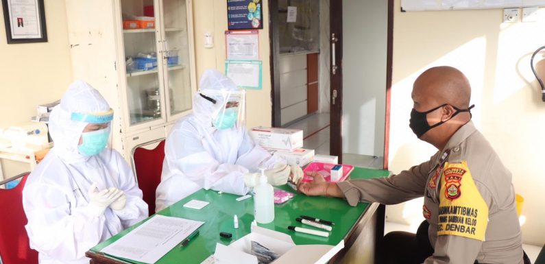 Sebanyak 56 Personil Bhabinkamtibmas Polresta Denpasar Laksanakan Rapid Tes.