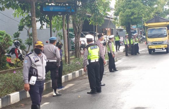 Polres Badung Perketat Pemeriksaan Kendaraan Menuju Luar Daerah.