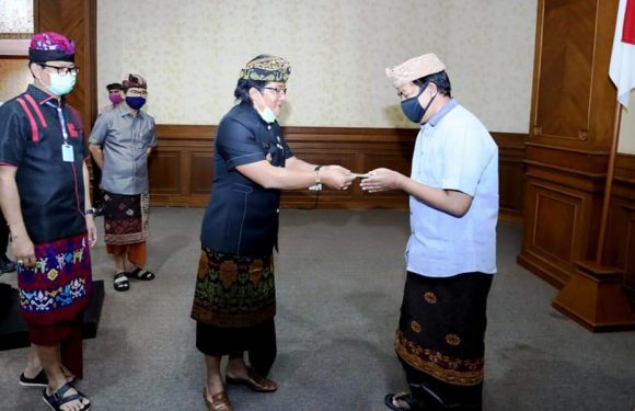 Pemkab Badung Beri Bantuan  Tunai untuk tenaga kerja pariwisata dan sektor lainnya yang terdampak pandemi covid-19.