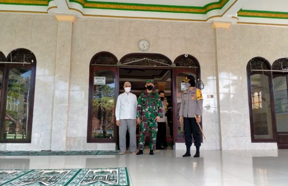 Dandim Karangasem Cek Kesiapan Tempat Ibadah Jelang New Normal.
