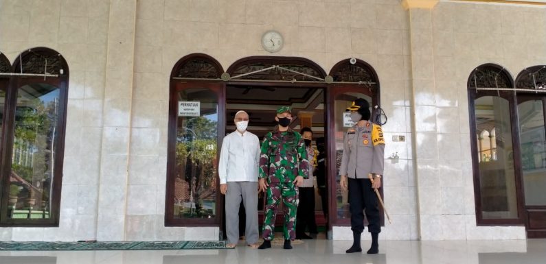 Dandim Karangasem Cek Kesiapan Tempat Ibadah Jelang New Normal.