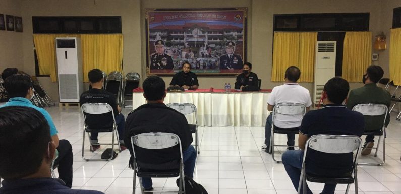 Kapolres Gianyar Pimpin Anev  Unit Opsnal Sat Reskrim  untuk evaluasi pelaksanaan tugas.