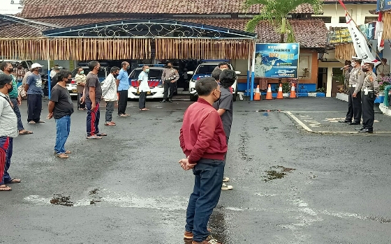 Sat Lantas Polres Bangli Beri Pelatihan Kepada Para Sopir Angkot Penerima Bantuan Pemerintah.