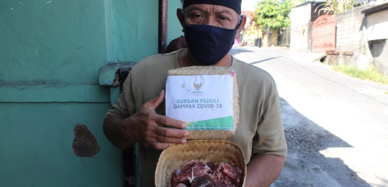 BAZNAS Kota Denpasar Distribusikan Ratusan Paket Daging Kurban Kepada Masyarakat Terdampak Covid-19.