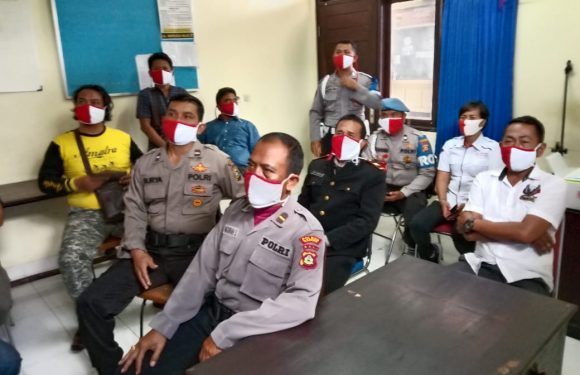 Polres Badung Dan Jajaran Kompak Nonton Bareng Upacara HUT RI Ke -75.