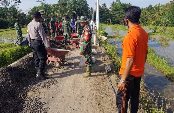 Melancarkan Akses Jalan Subak, Kodim 1619/Tabanan Gelar Karya Bakti.