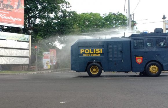 Penyemprotan Disinfektan Secara Serentak di Wilayah Kabupaten Jembrana.