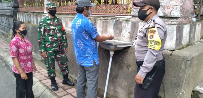 Aparat Keamanan Bersinergi Bergerak Ke Pelosok Desa Lakukan Operasi Yustisi Cegah Penyebaran COVID-19.