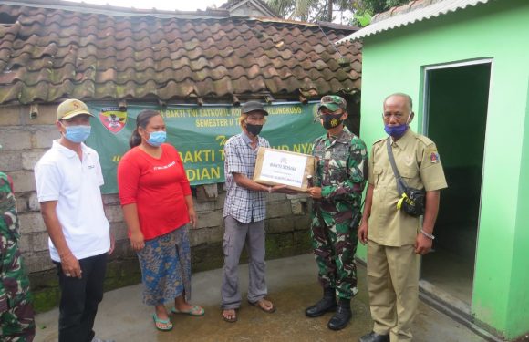 Karya Bakti Kodim Klungkung Kelar, Serahkan Jamban Bagi Warga.