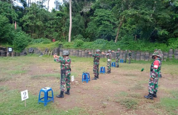 Asah Kemampuan Prajurit, Kodim Badung Gelar Latihan. Menembak.