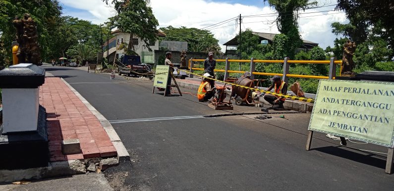 Proyek Pembangunan Jembatan Tukad Kaliakah Kabupaten Jembrana Selesai Sesuai Target.