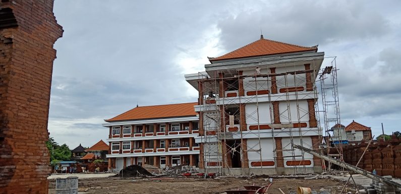 Proyek Pengerjaan Pembangunan SMPN 14 Denpasar Memasuki Tahap Akhir.