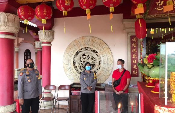 Pastikan Perayaan Imlek Aman, Kapolres Klungkung Cek Vihara