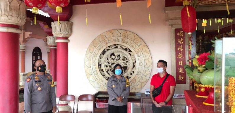 Pastikan Perayaan Imlek Aman, Kapolres Klungkung Cek Vihara