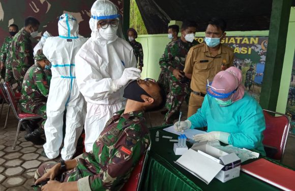 Yakinkan Bebas COVID-19, Anggota Satgas TMMD Ke 110 Kodim Jembrana Jalani Rapid Tes Antigen.