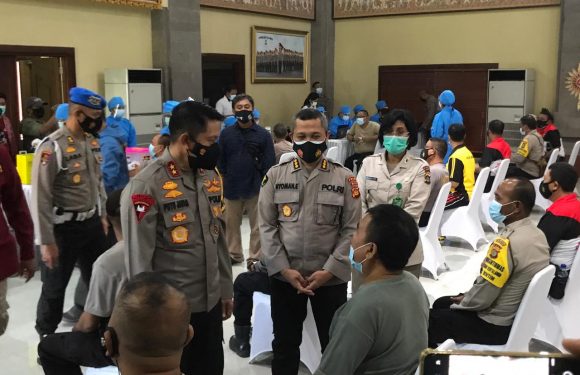 Sebanyak 500 Personil Polda Bali Hari Ini Melakukan Vaksinasi Tahap Pertama.