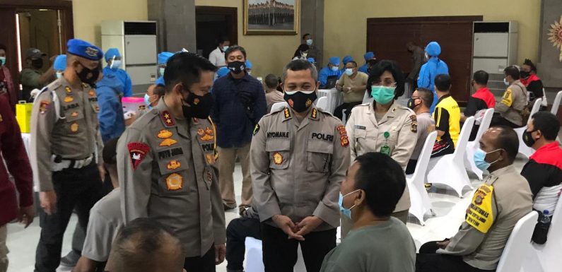 Sebanyak 500 Personil Polda Bali Hari Ini Melakukan Vaksinasi Tahap Pertama.