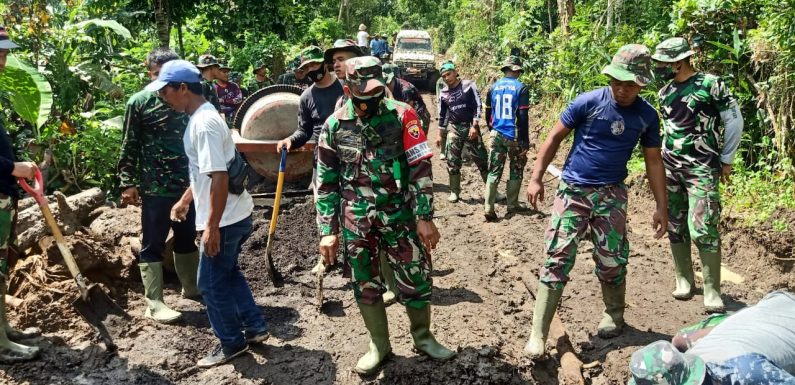 Pasca Libur Hari Raya Nyepi, Personel Satgas Bersama Warga Kembali Kebut Pekerjaan TMMD.