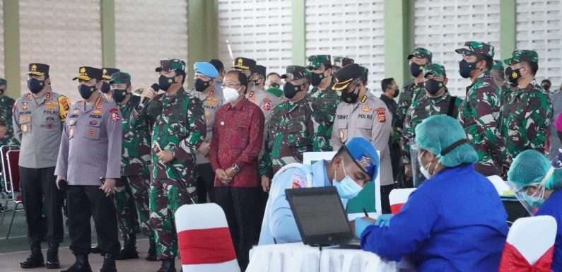Panglima TNI dan Kapolri Tegaskan Sinergitas Vaksinasi COVID-19 Di Bali.