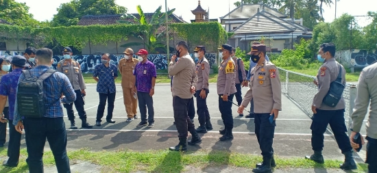 Kapolres Klungkung Dampingi Team Mabes Polri Tinjau Lokasi Hibah Tanah Dari Pemerintah Kabupaten Klungkung Di Nusa Penida.