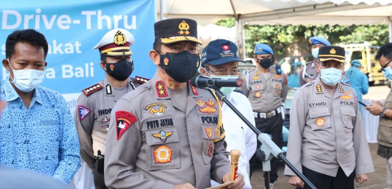Kapolda Bali Tinjau Vaksinasi Covid-19 Metode Drive Thru.