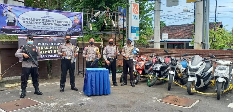 Satlantas Polres Badung Amankan Kendaraan Bermotor Dengan Knalpot Brong.