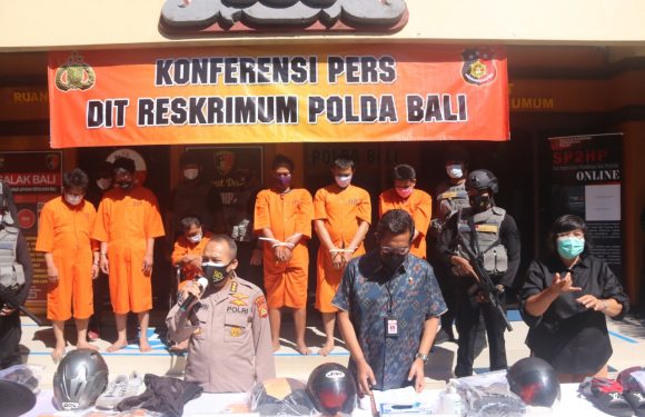 Polda Bali Meringkus Enam Pelaku Pembobol ATM, Dengan Modus Ganjal Kartu ATM.