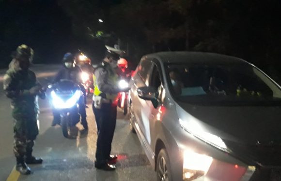 Arus Balik Pasca Idul Fitri 1442 H, Petugas Gabungan Intensifkan Pemeriksaan Di Beberapa Titik Pos Terpadu di Jembrana.