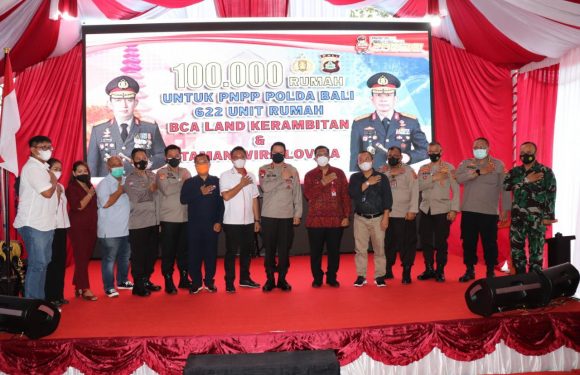 Kapolda Bali Resmikan Secara Serentak 100.000 Rumah Untuk PNPP di Tabanan.