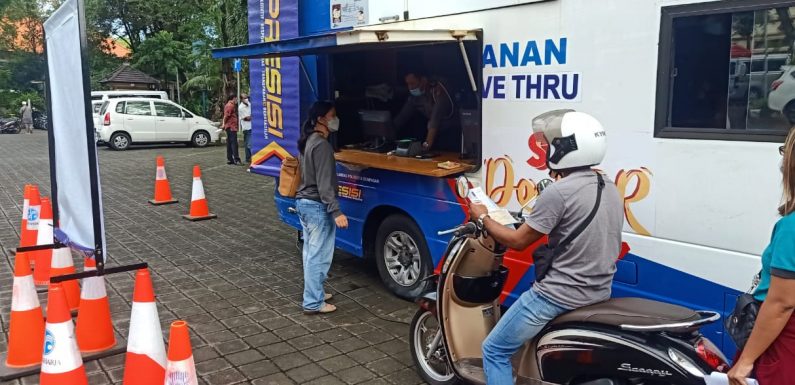 Warga Kota Denpasar Antusias Kunjungi Sim Drive Thru Di MPP