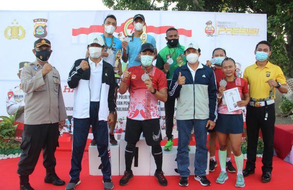 Kapolres Buleleng Ikut Lari 10 K Dan Dilepas Ketua DPRD Kabupaten Buleleng.
