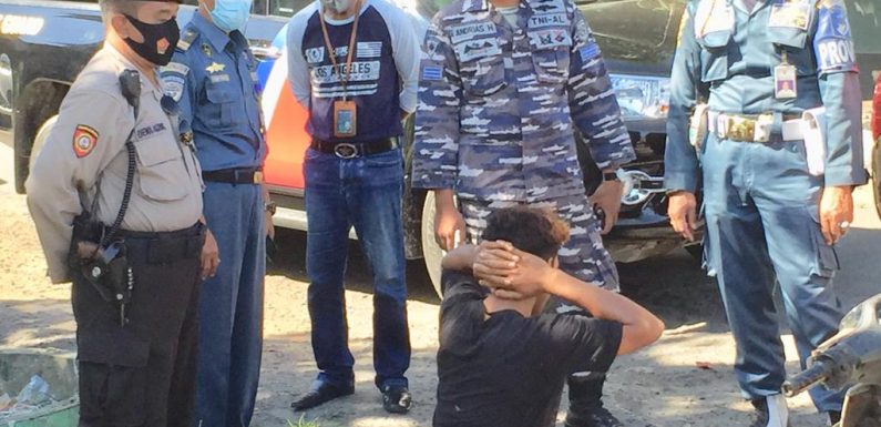 Pendisiplinan Masyarakat, Personil Polsek Benoa  Memberikan Tindakan Kepada Pelanggar Prokes.