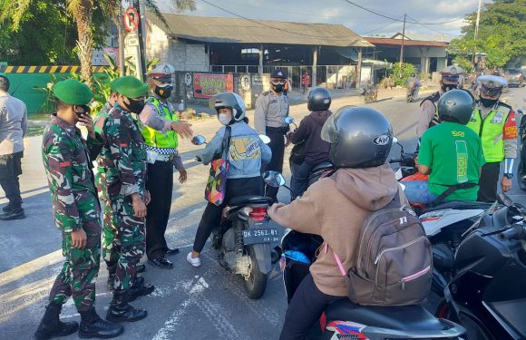 Penyekatan dan Pengawasan PPKM Darurat di Pos Sekat Uma Anyar dalam rangka Ops Aman Nusa Agung II – 2021