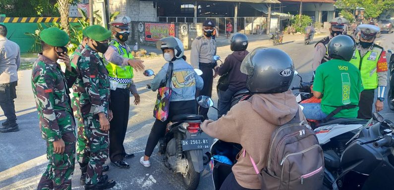 Penyekatan dan Pengawasan PPKM Darurat di Pos Sekat Uma Anyar dalam rangka Ops Aman Nusa Agung II – 2021