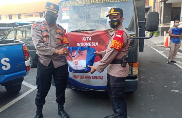 Pelepasan distribusi Bansos secara serentak di Polresta Denpasar.