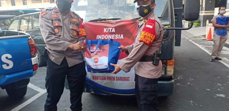 Pelepasan distribusi Bansos secara serentak di Polresta Denpasar.