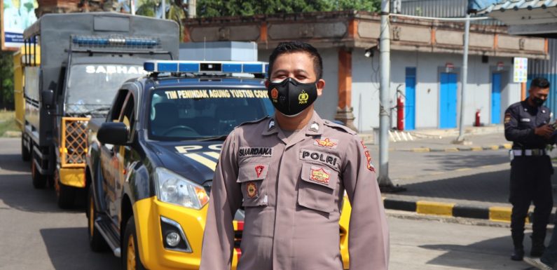 Polres Buleleng Berikan Pengawalam Dan Pengamanan Pengambilan Tabung Gas Medis Oksigen Dari Banyuwangi.