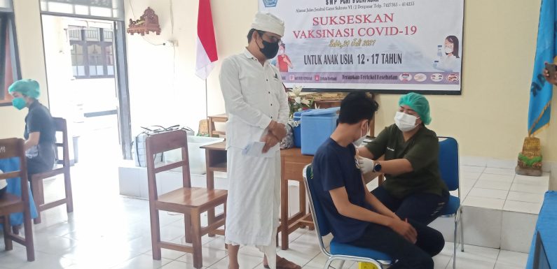 Sebanyak 343 Siwa SMP PGRI 9 Denpasar Siap Divaksin.