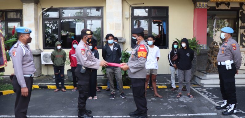 10 Pembalap Liar Ditangkap Petugas Kepolisian.